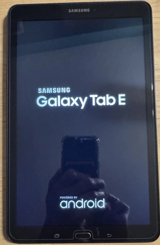 Samsung Galaxy Tab E 9.6" 4G LTE 16GB - photo 2