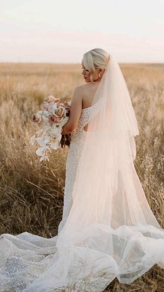 Designer Floor-Length Wedding Veil with Blusher (Ivory) - photo 2