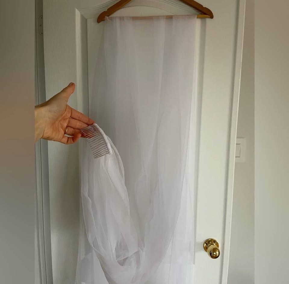 White Cathedral Wedding Veil - photo 3