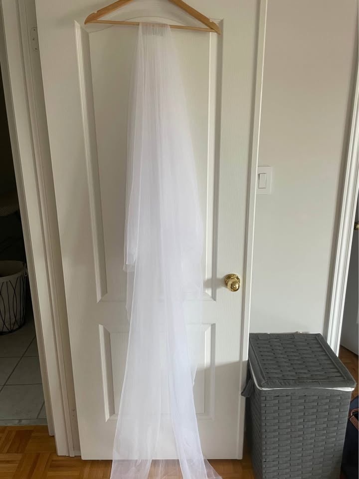 Designer Floor-Length Wedding Veil with Blusher (White) - photo 3