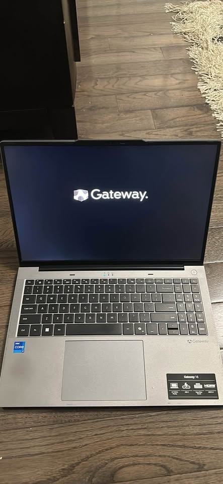 Gateway GW16-51P Laptop - photo 2