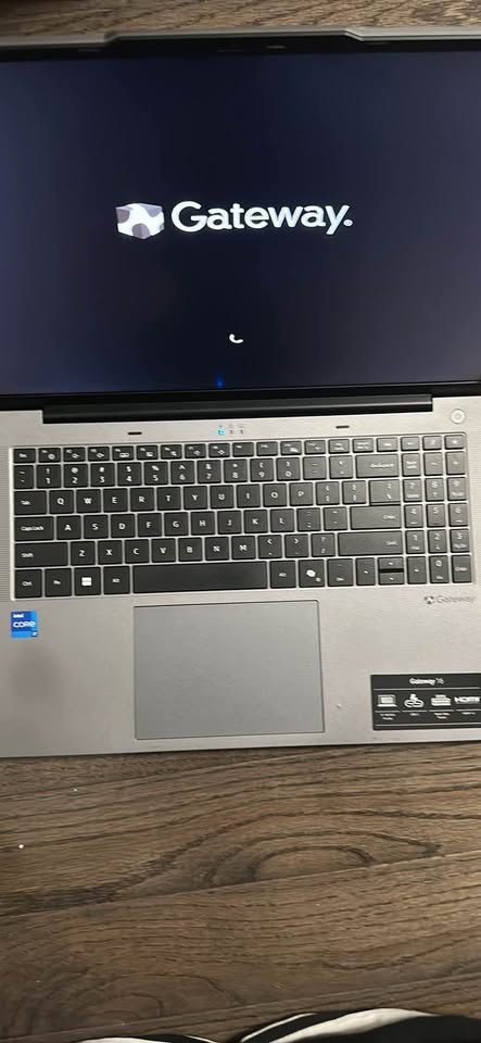 Gateway GW16-51P Laptop - photo 3