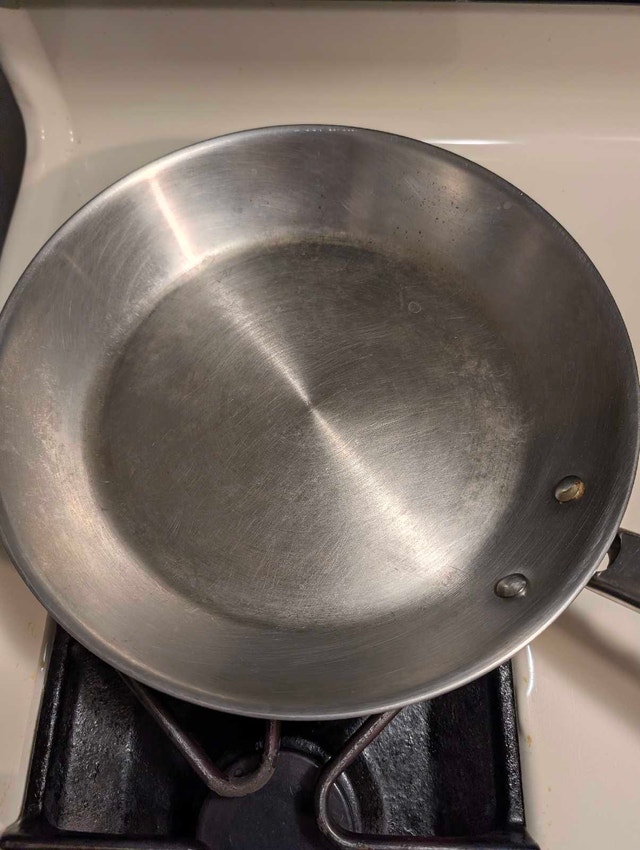 T-FAL Stainless Frypan Skillet (26cm) w/ 2 Spatulas - photo 3