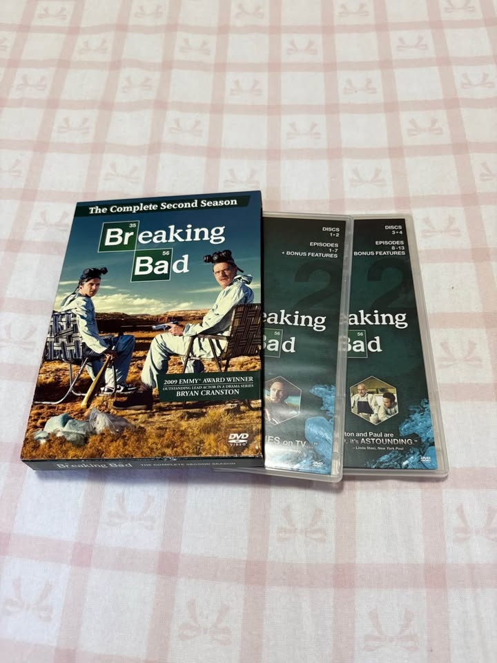 Breaking Bad Complete Seasons 1 & 2 DVDs - photo 5