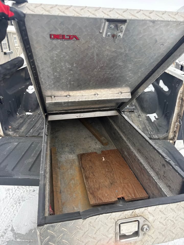 Delta Aluminum Truck Tool Box – 69” Long - photo 4