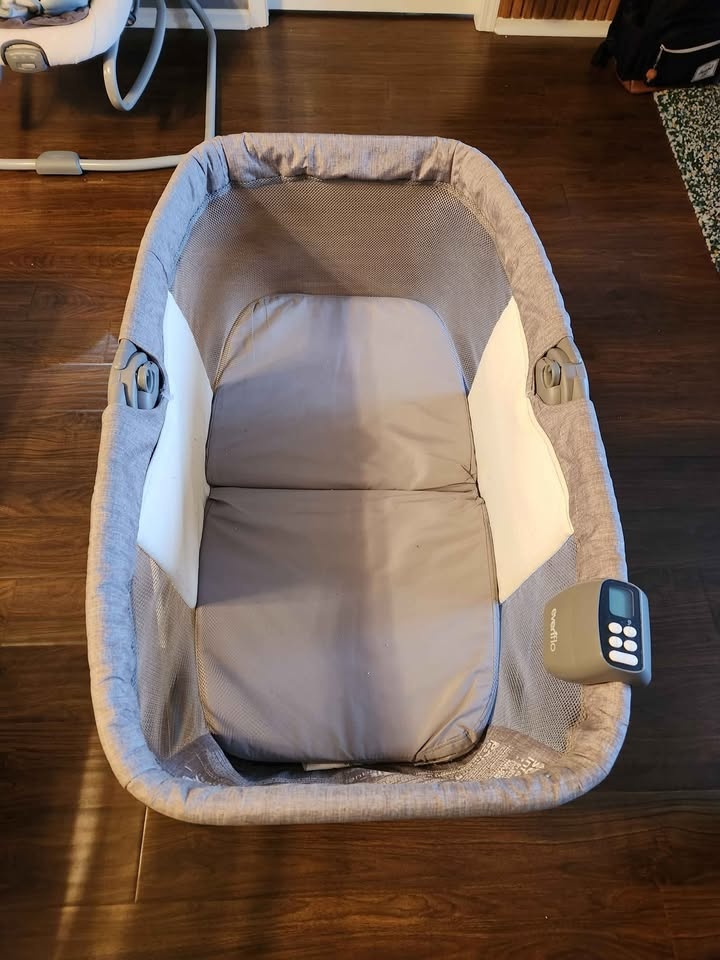 Evenflo Portable Bassinet