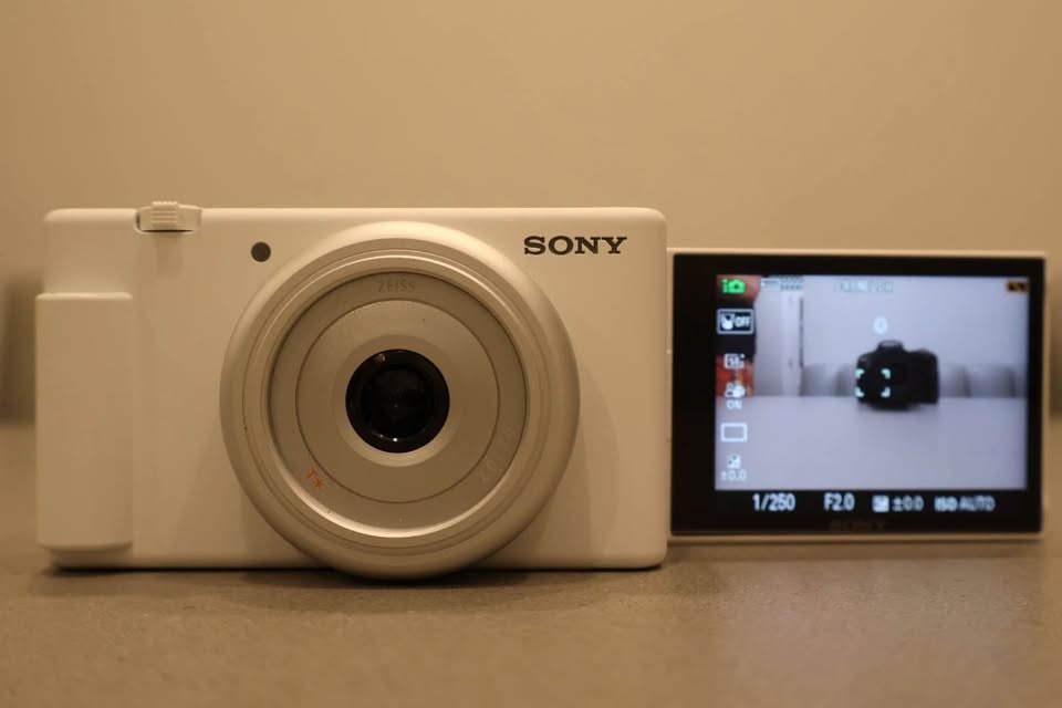 Sony ZV-F1 Vlogging Camera - photo 5