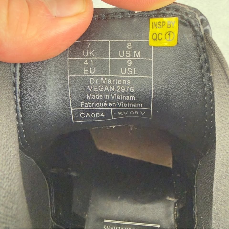 Dr Martens Vegan Chelsea Boots - Women's Size 9 (UK 7) - photo 2