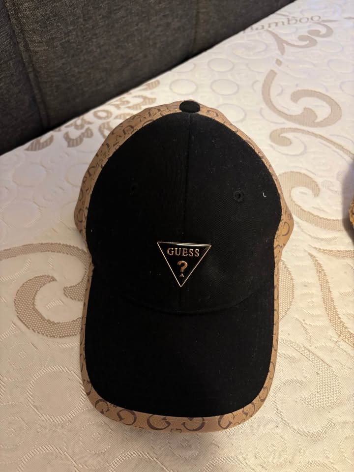 Women’s Guess Caps - photo 2