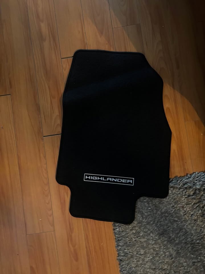 Car Floor Carpet for 3 Row Vehicle - photo 2