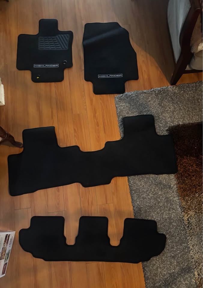 Car Floor Carpet for 3 Row Vehicle - photo 5