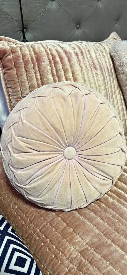 Light Pink Velvet Round Pillow