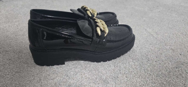 Time and Tru Women's Faux Leather Loafers with Chain Acce - photo 2