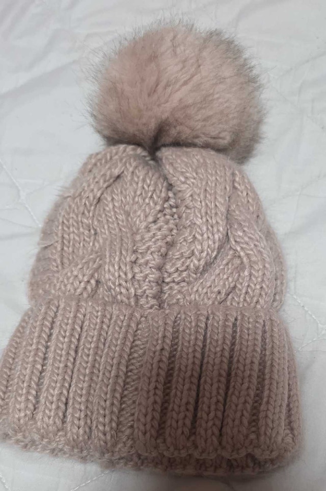Reebok Winter Gloves & Time and Tru Winter Cap - photo 2