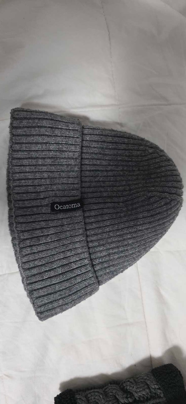 Reebok Winter Gloves & Time and Tru Winter Cap - photo 4