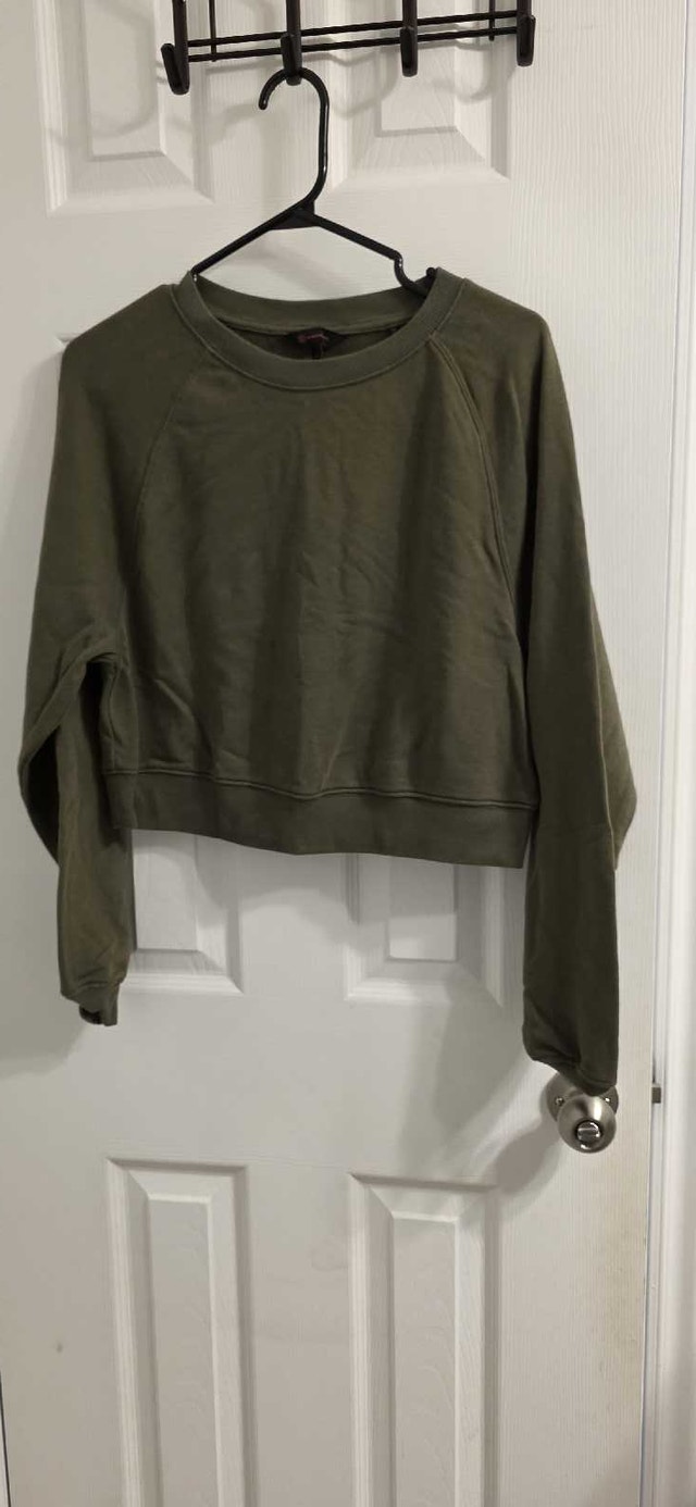 No Boundaries Women's Cropped Sweatshirt - Size Small - photo 3