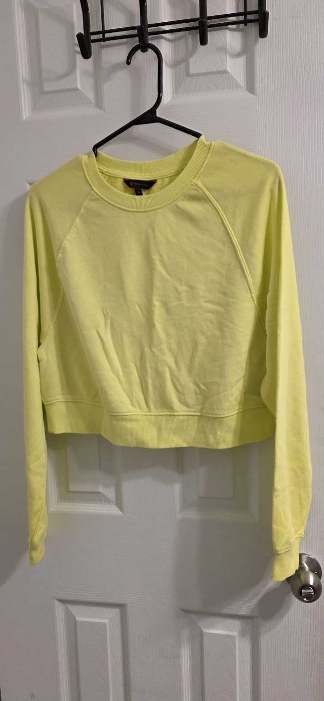 No Boundaries Women's Cropped Sweatshirt - Size Small - photo 4