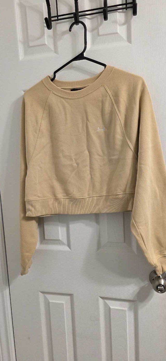 No Boundaries Women's Cropped Sweatshirt - Size Small - photo 5
