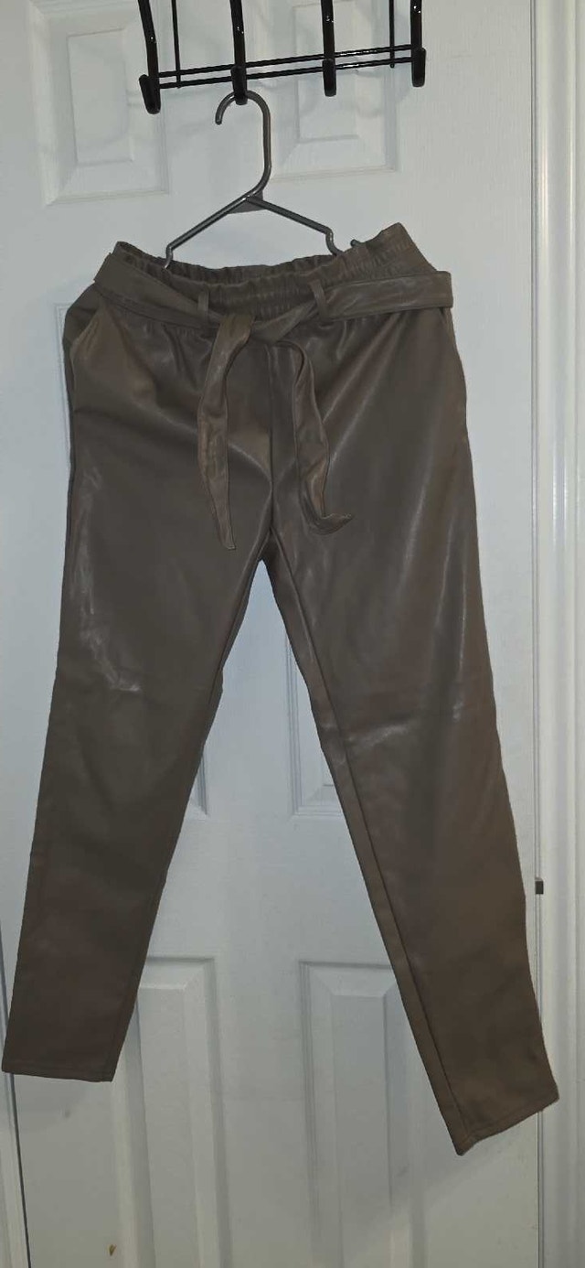 Mexx Women’s Pull-On Vegan Leather Pants, XS - photo 3