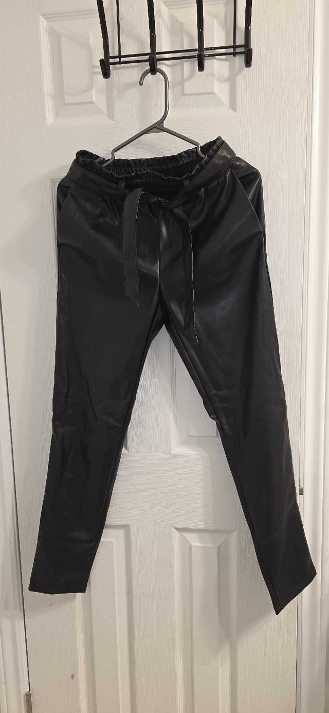 Mexx Women’s Pull-On Vegan Leather Pants, XS - photo 4