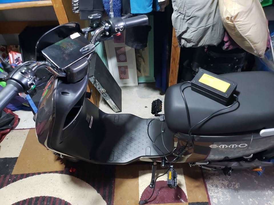 NEW GREY EMMO ADO 60V/20 ah Electric Scooter - photo 3