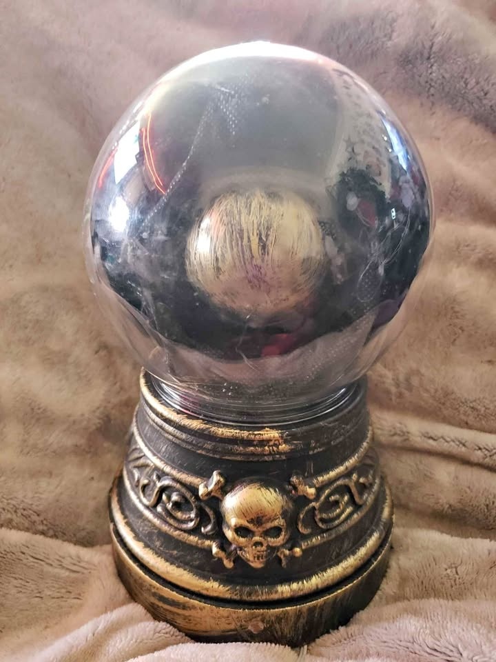 HALLOWEEN TALKING GLOBE(PENDING)