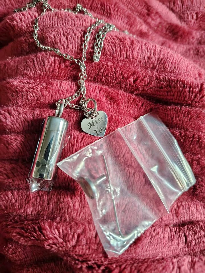 🎅GREAT STOCKING STUFFER IDEA NEW Urn Necklace for Ashes🎅
