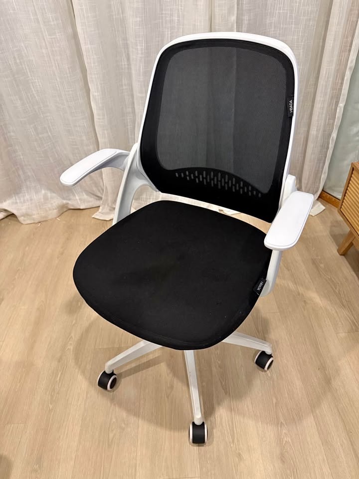 MOVING SALE office chair with 360 rotation adjustable height