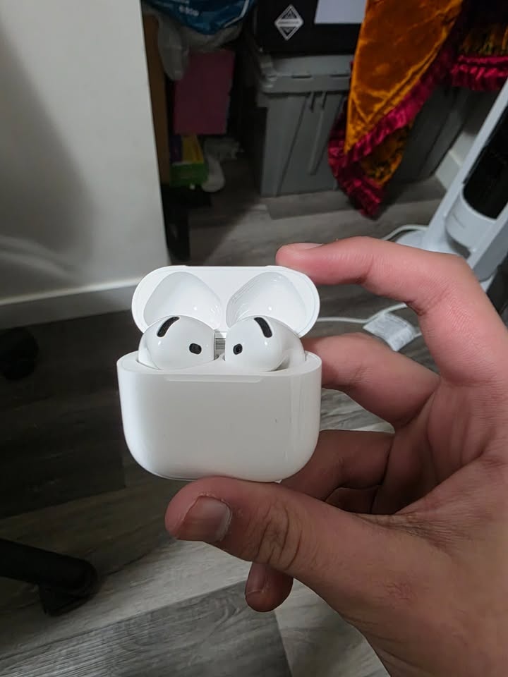 Airpods Gen 4s - photo 4