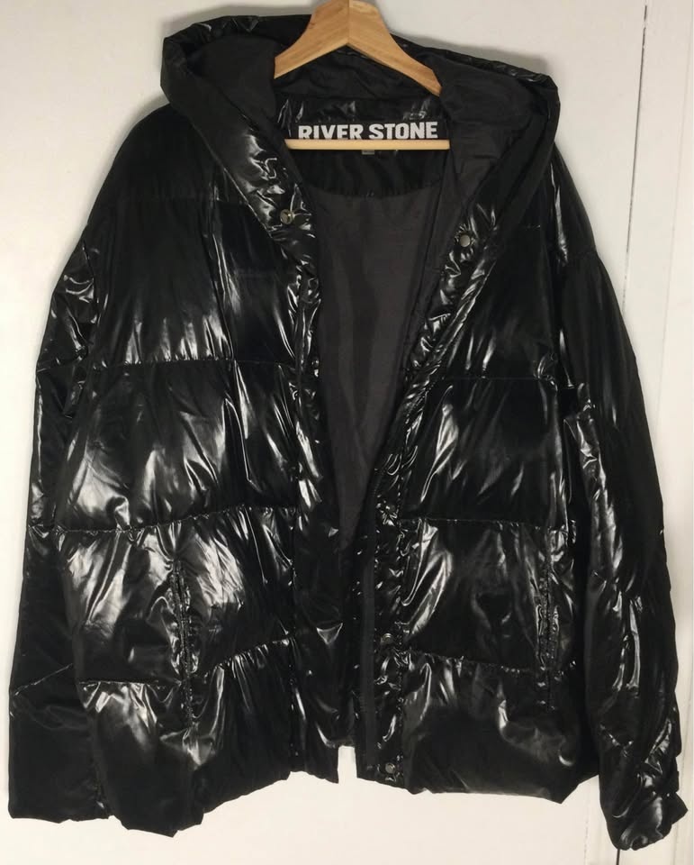 New Riverstone Down Black Shiny Puff Jackets, M