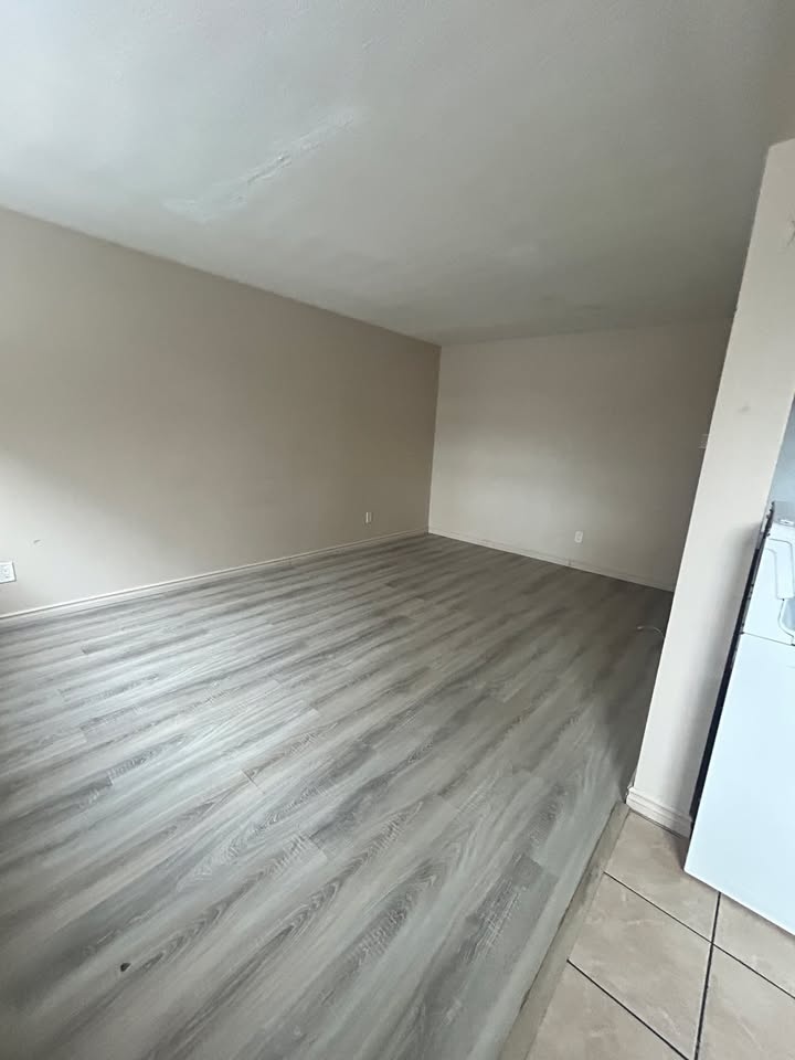 2 Bed 1 Bath House - photo 2