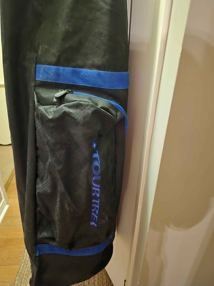 2 Travel Golf Bags & 2 Club Protectors - photo 4