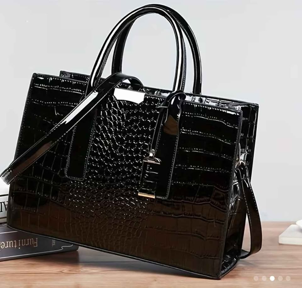 Brand new black color large capacity handbag for women - photo 2