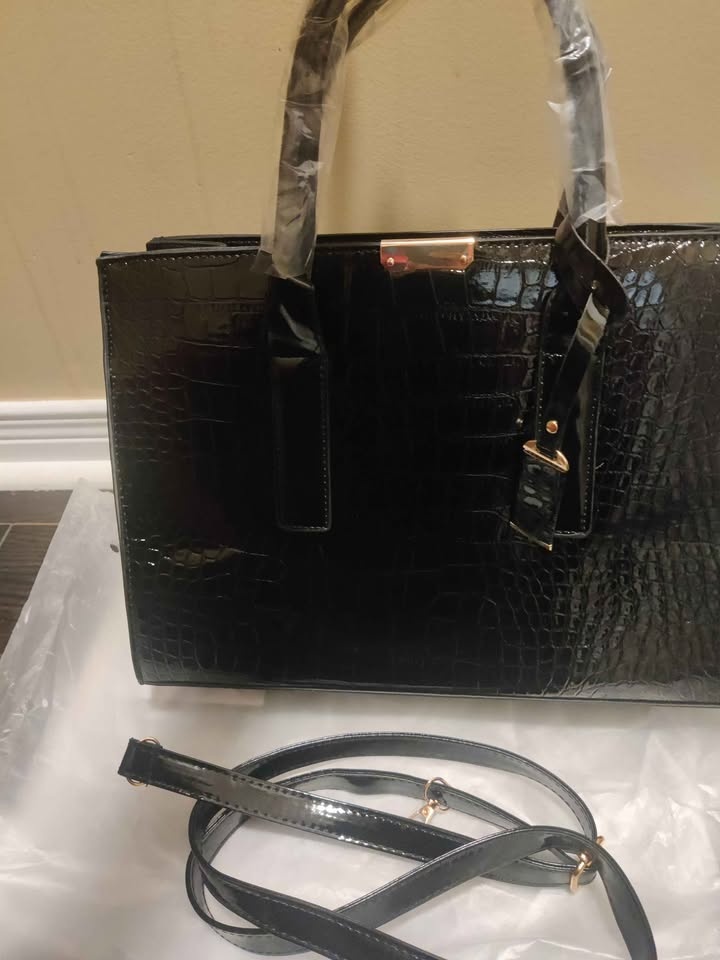 Brand new black color large capacity handbag for women - photo 3