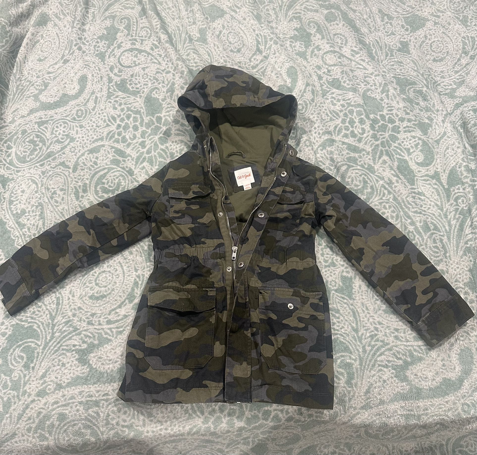 Kids Camo Jacket Size S 6/6x