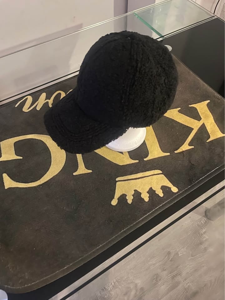 Fur hats - photo 2