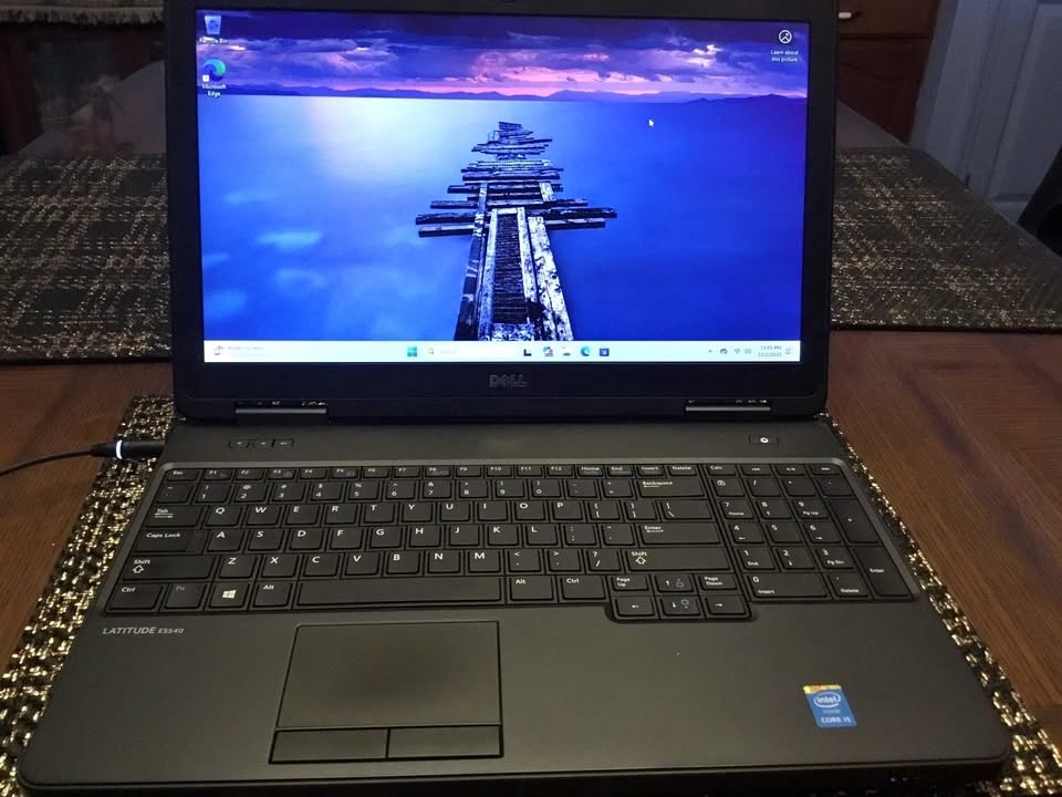 Dell Latitude E5540 Laptop 15.6" i5-4300U 16GB RAM 256GB HDD Win
