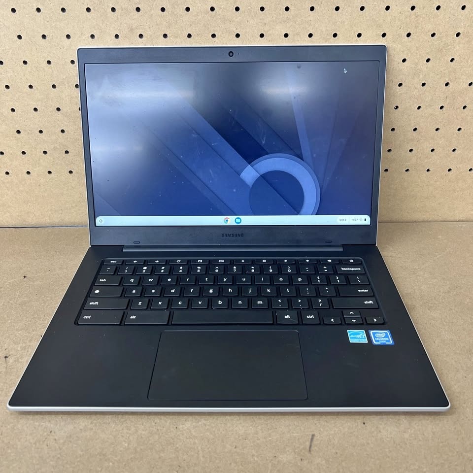 Samsung Galaxy Chromebook 14" Intel Celeron N4500 4GB RAM 32GB e