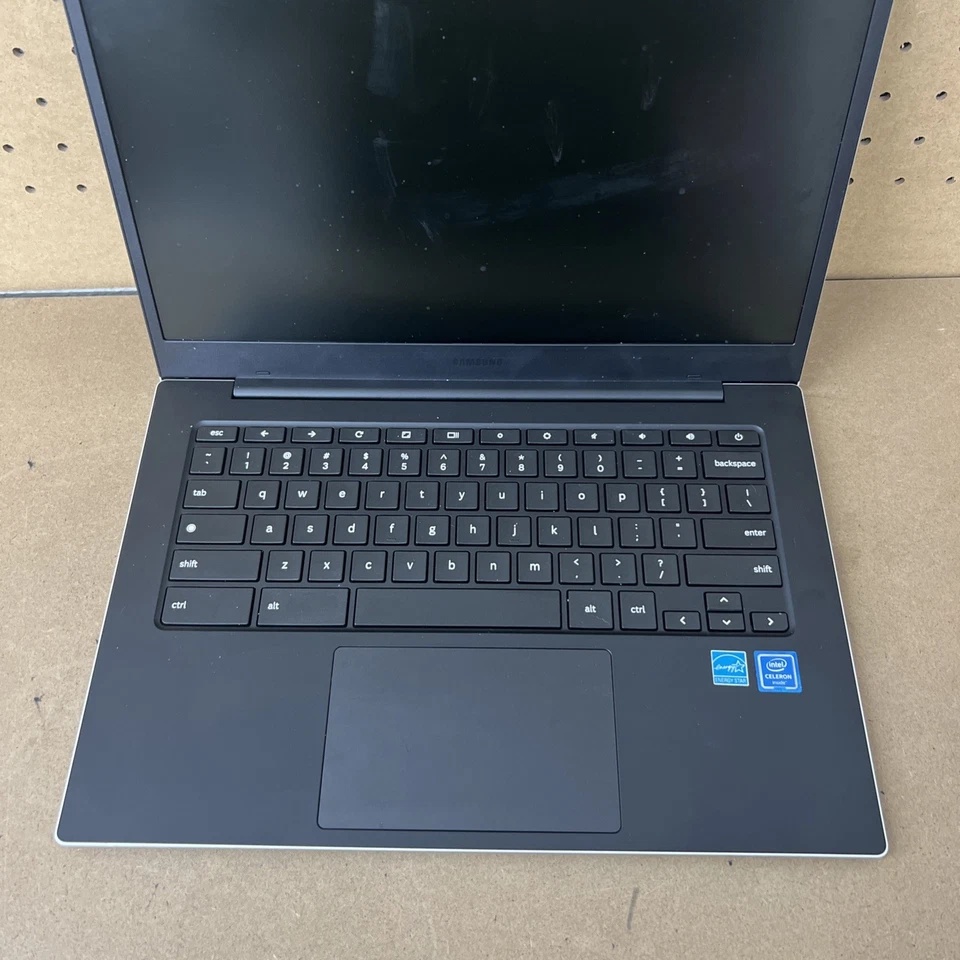 Samsung Galaxy Chromebook 14" Intel Celeron N4500 4GB RAM 32GB e - photo 3