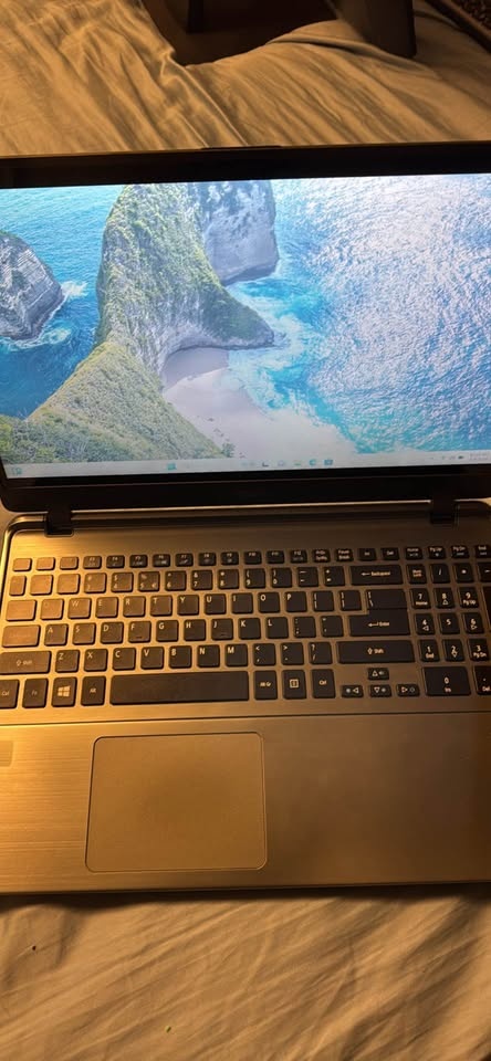 Acer Aspire M5-581T Laptop - i5, 10GB RAM, 256GB SSD