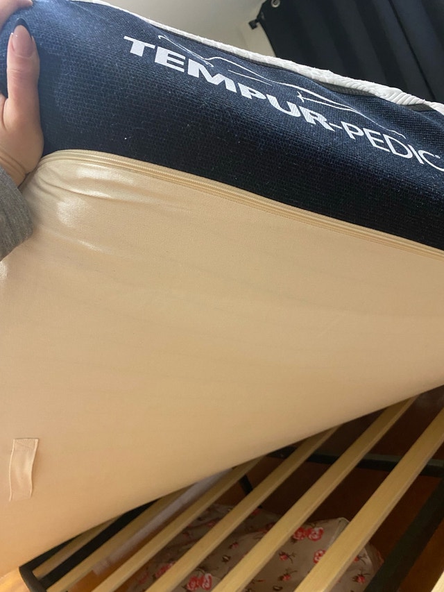 Tempur-Pedic King Size Mattress (Medium) - photo 2