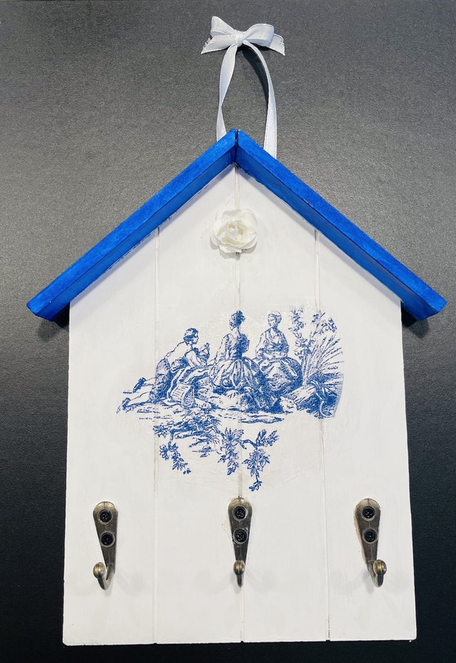French themed key holder