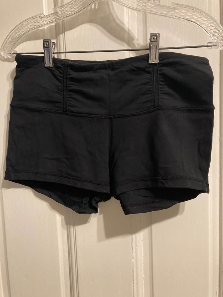 Lululemon Booty Shorts - photo 2