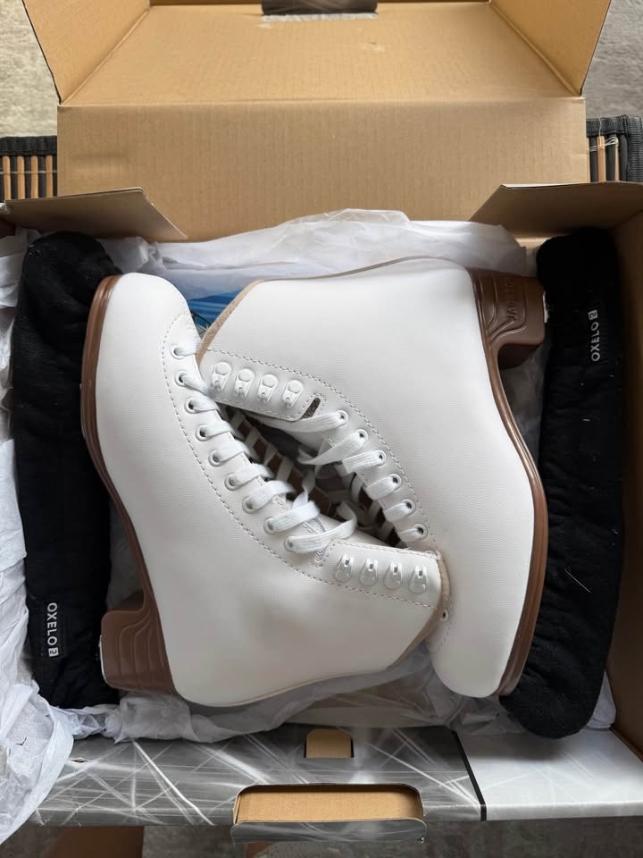 Ice Skates Women 7.5 C (EUR 39) - photo 2
