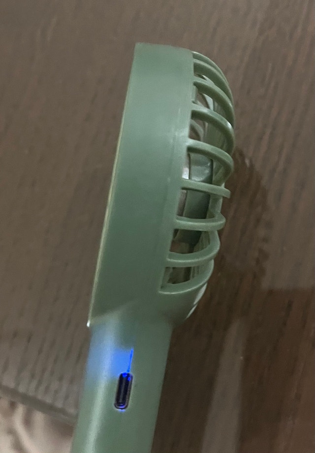 Pocket Size Electric Fan - photo 3