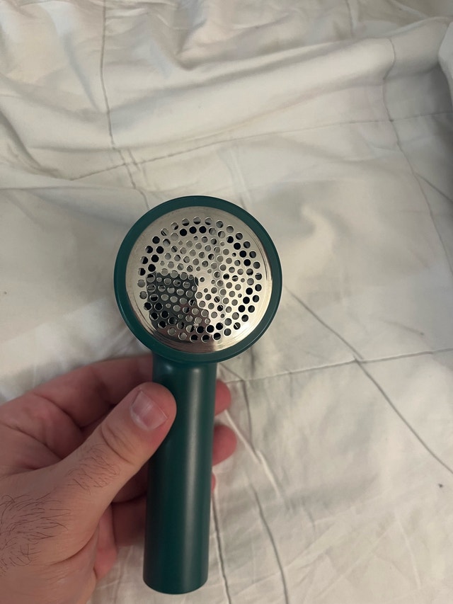 Lint Remover - photo 2