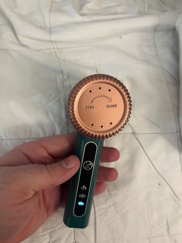 Lint Remover - photo 4