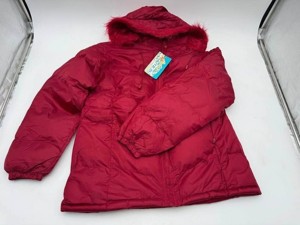 1742 - New Women’s Puffer Jacket with Hood. Medium - photo 2