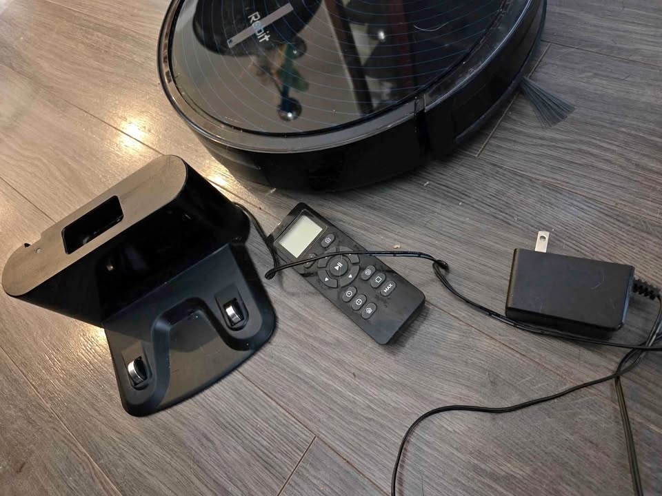 Robit R3000 Robot Vacuum with Remote