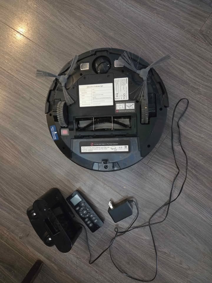 Robit R3000 Robot Vacuum with Remote - photo 3